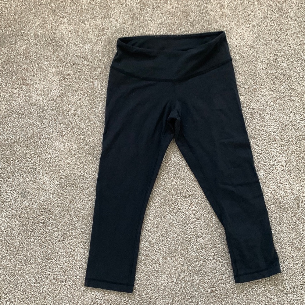 Black yoga leggings